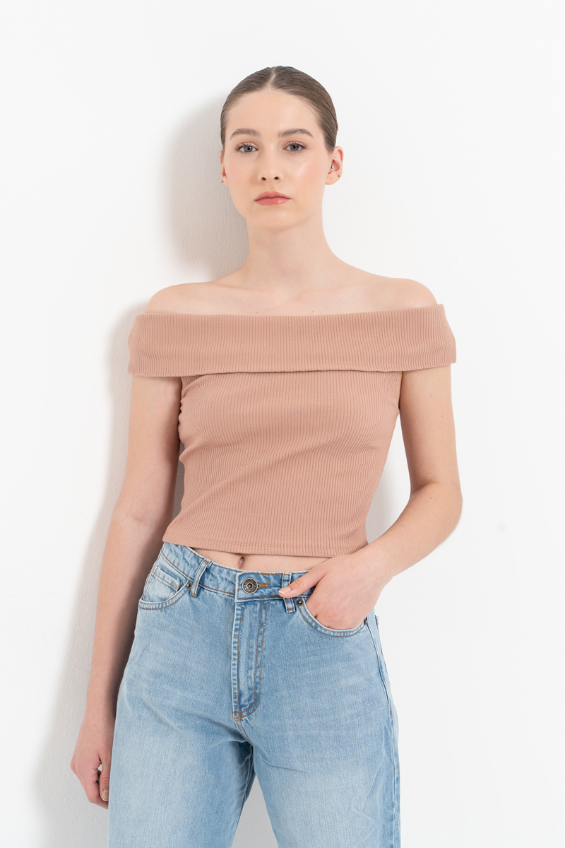 Karamel Madonna Yaka Crop Top