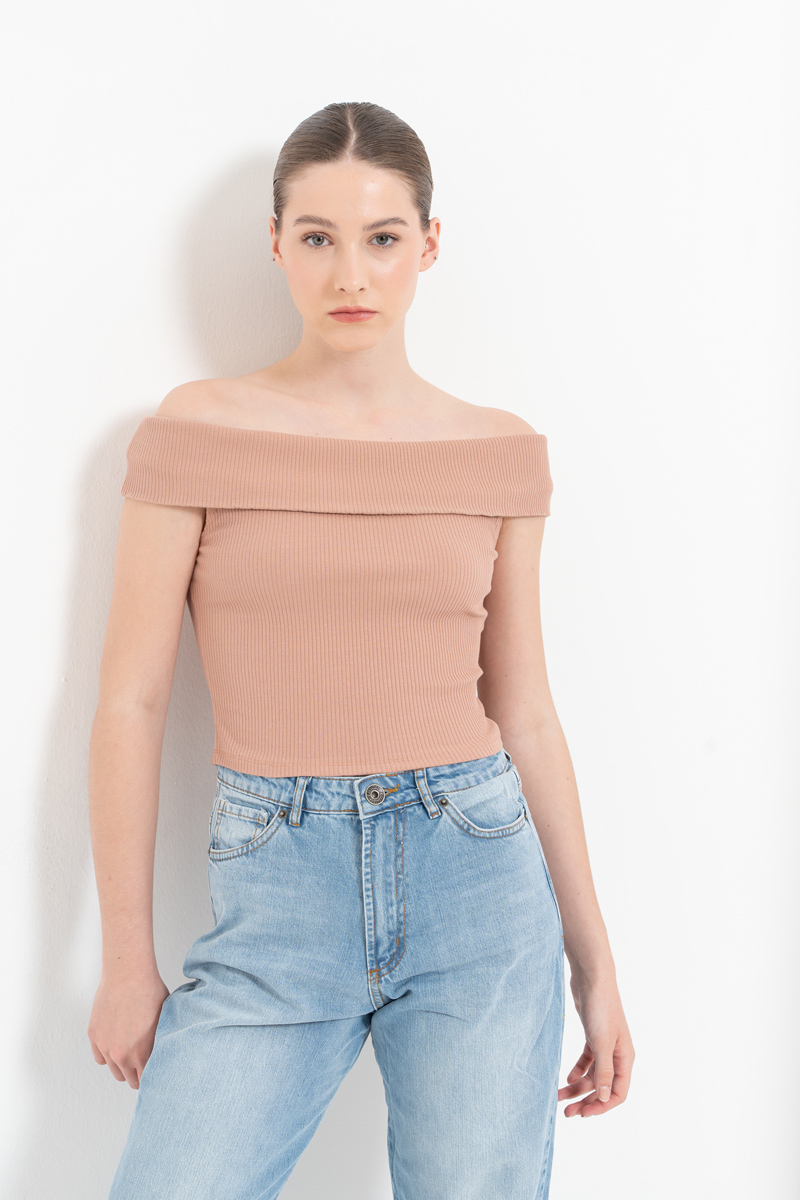 Karamel Madonna Yaka Crop Top