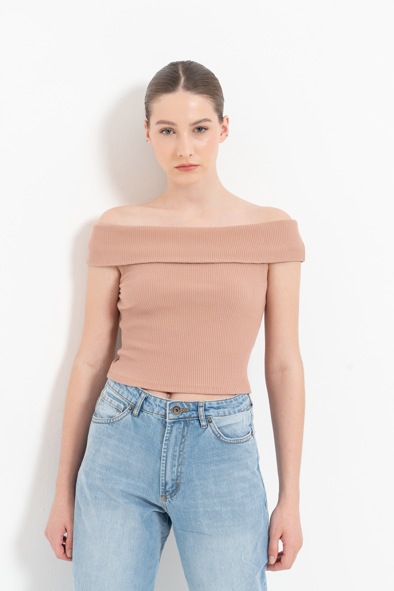 Karamel Madonna Yaka Crop Top