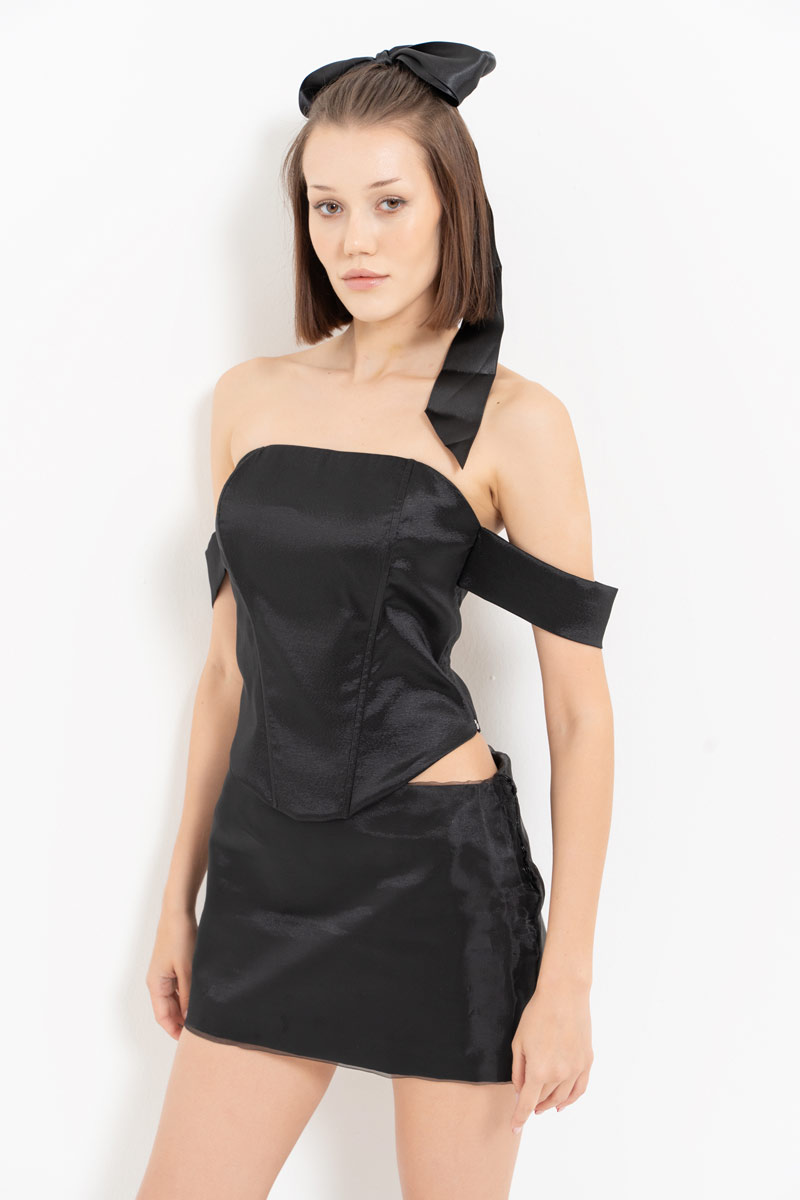 Siyah Kol Detaylı Çapraz Bağlamalı Büstiyer