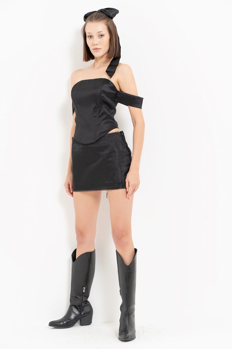 Siyah Kol Detaylı Çapraz Bağlamalı Büstiyer