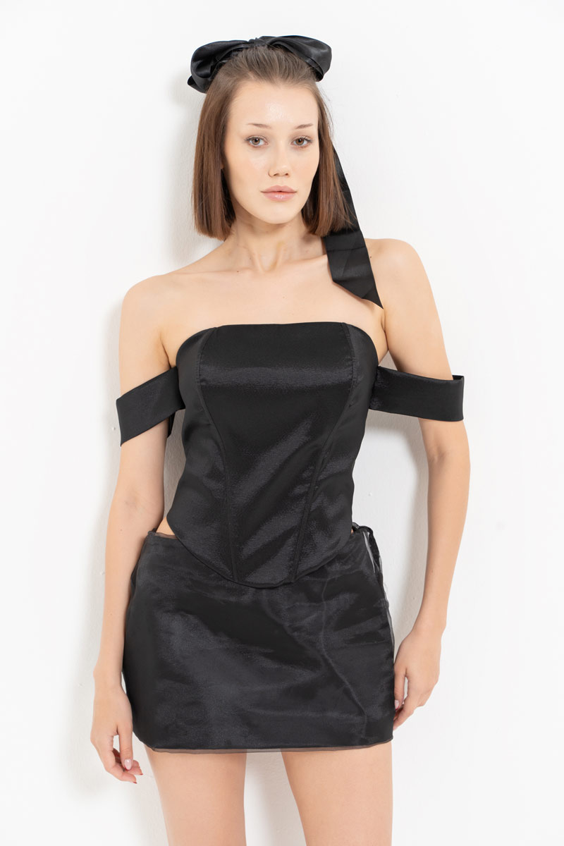 Siyah Kol Detaylı Çapraz Bağlamalı Büstiyer