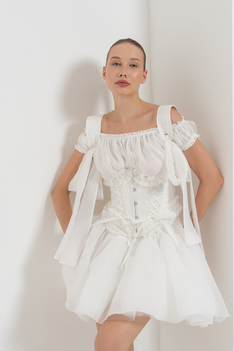 Off white Organze Bluzlu Balenli Korse & Tül Etek Takım