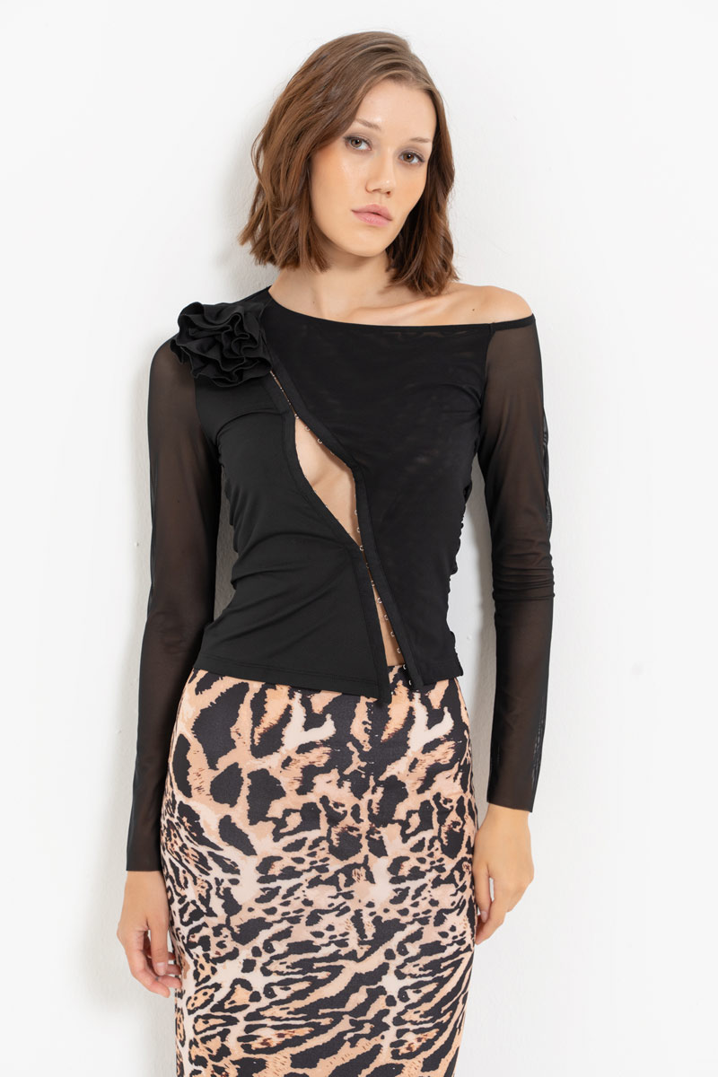 Siyah Gül Detaylı Agraflı Tül Bluz