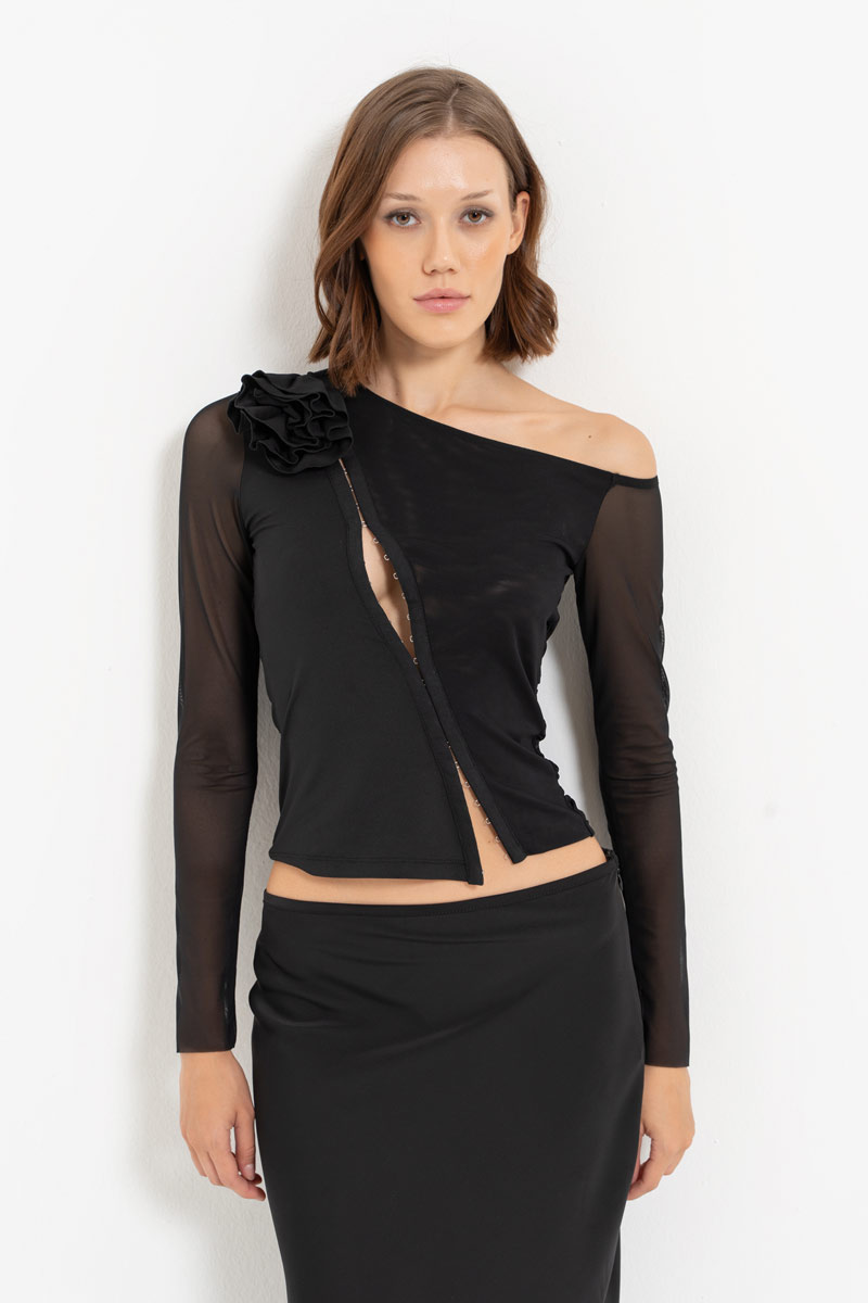 Siyah Gül Detaylı Agraflı Tül Bluz
