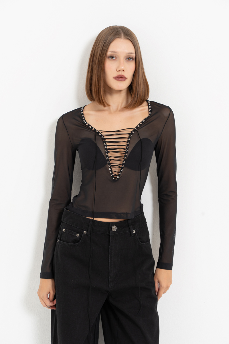 Siyah Kuşgözü Detaylı Tül Bluz