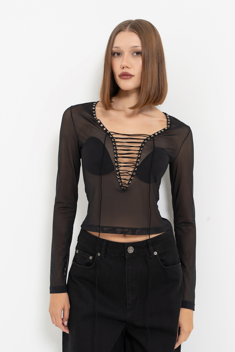 Siyah Kuşgözü Detaylı Tül Bluz