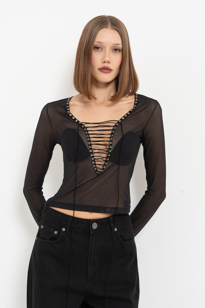 Siyah Kuşgözü Detaylı Tül Bluz