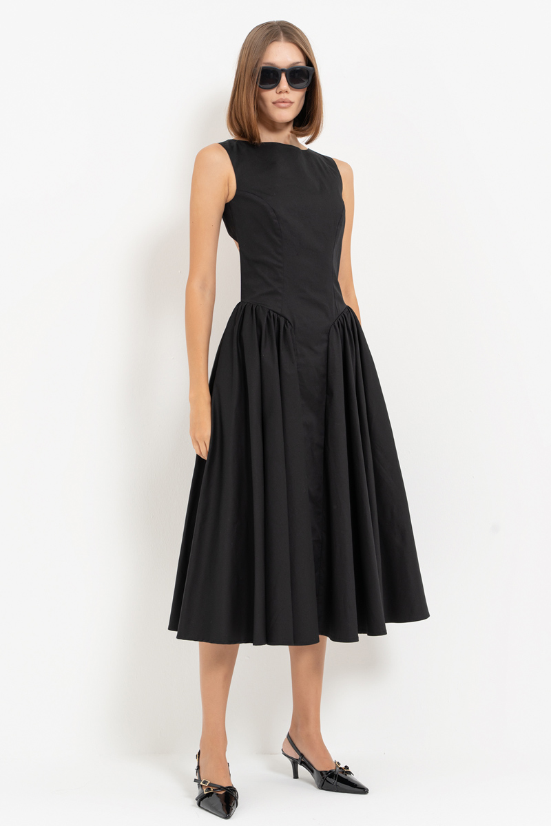 Siyah Sırt Dekolteli Kolsuz Midi Elbise