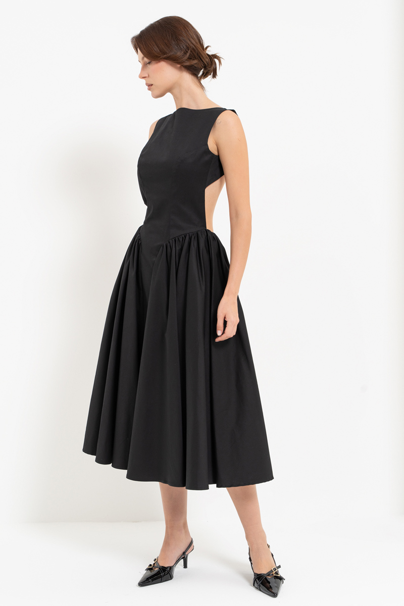 Siyah Sırt Dekolteli Kolsuz Midi Elbise