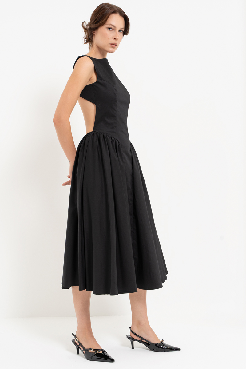 Siyah Sırt Dekolteli Kolsuz Midi Elbise