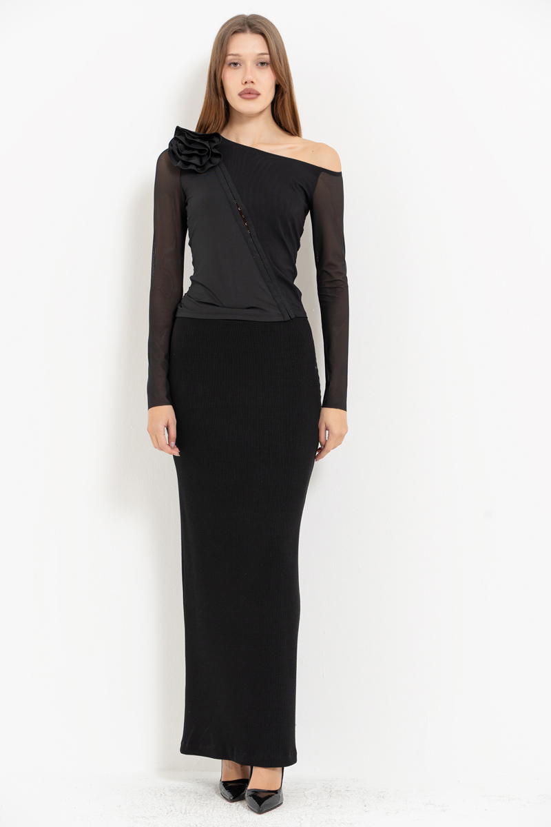 Siyah Gül Detaylı Agraflı Tül Bluz