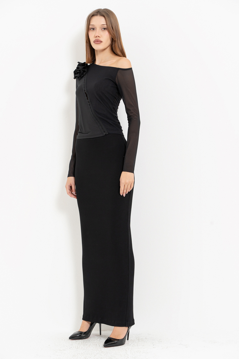 Siyah Gül Detaylı Agraflı Tül Bluz