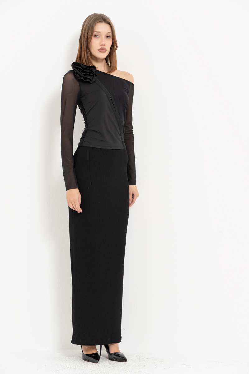 Siyah Gül Detaylı Agraflı Tül Bluz