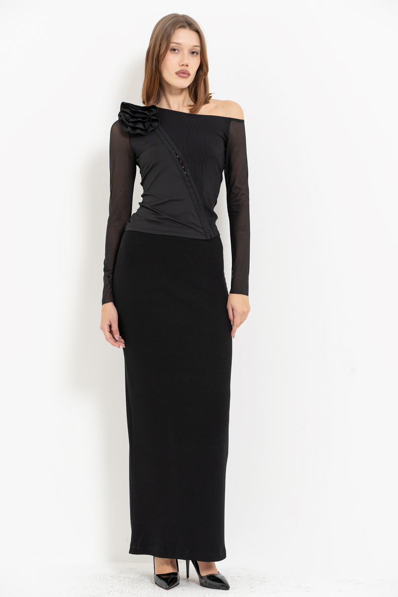 Siyah Gül Detaylı Agraflı Tül Bluz