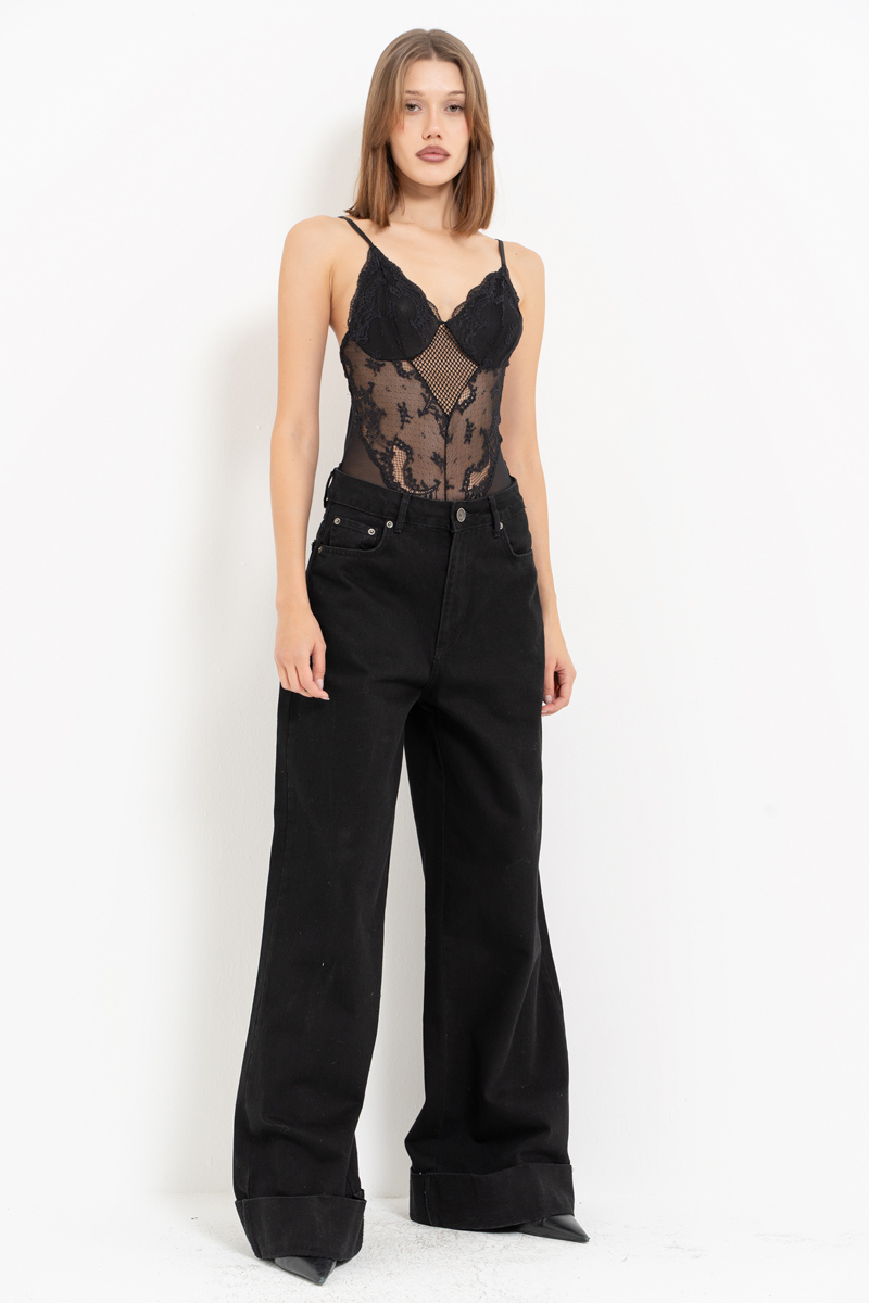 Siyah Askılı Çıtçıtlı Dantel Bodysuit