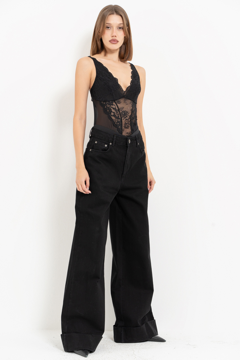 Siyah Askılı Dantelli Çıtçıtlı Bodysuit