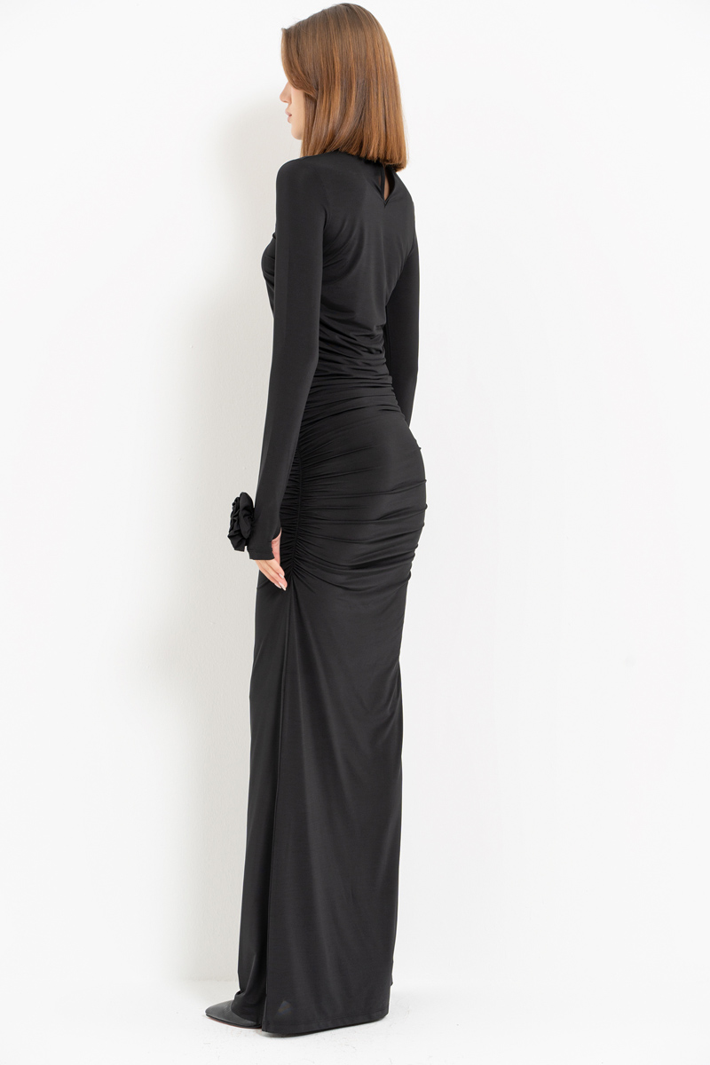 Siyah Balıkçı Yaka Gül Detaylı Elbise