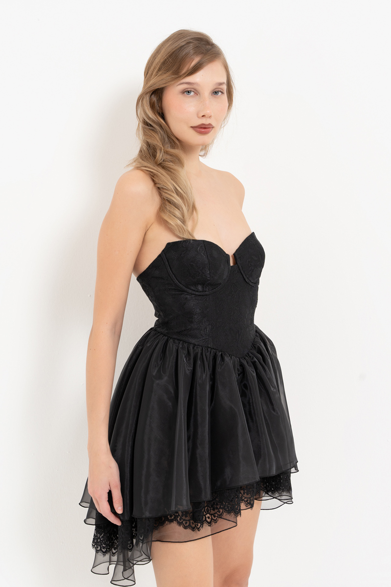 Siyah Organze Etekli Straplez Mini Elbise