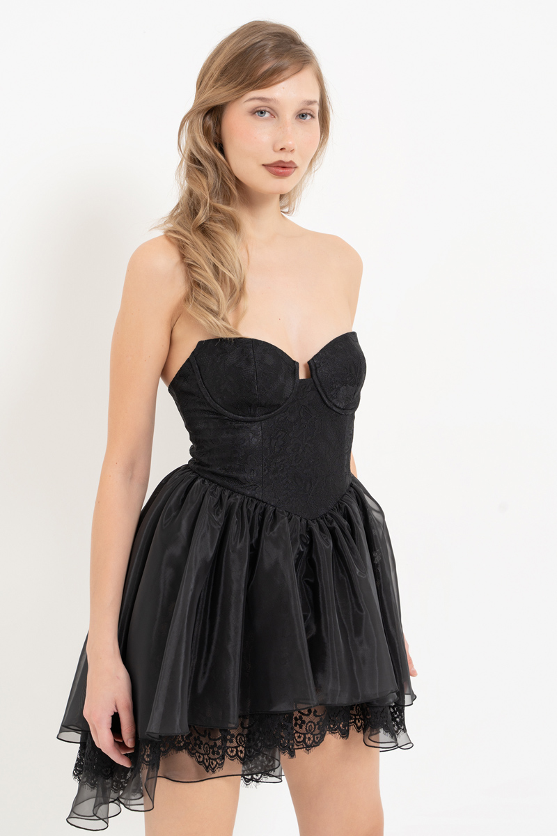 Siyah Organze Etekli Straplez Mini Elbise