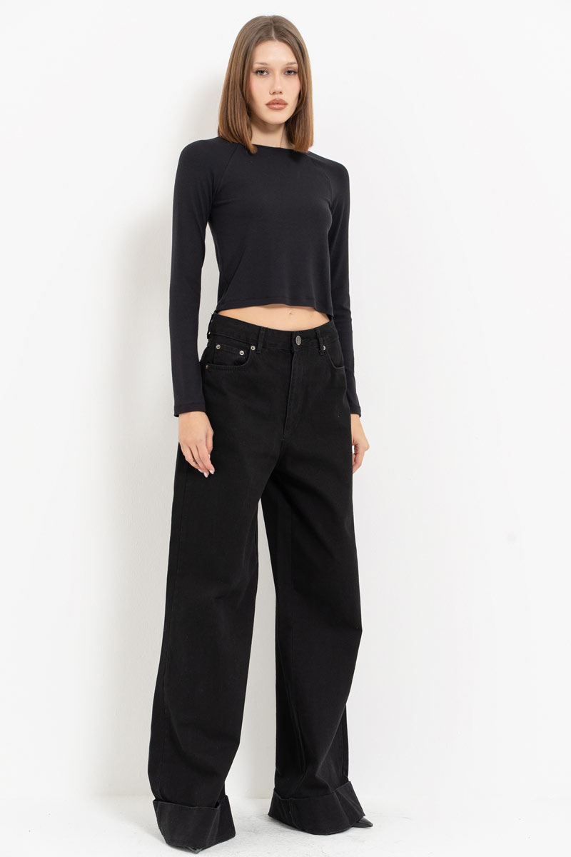 Black Raglan-Sleeve Crop Top