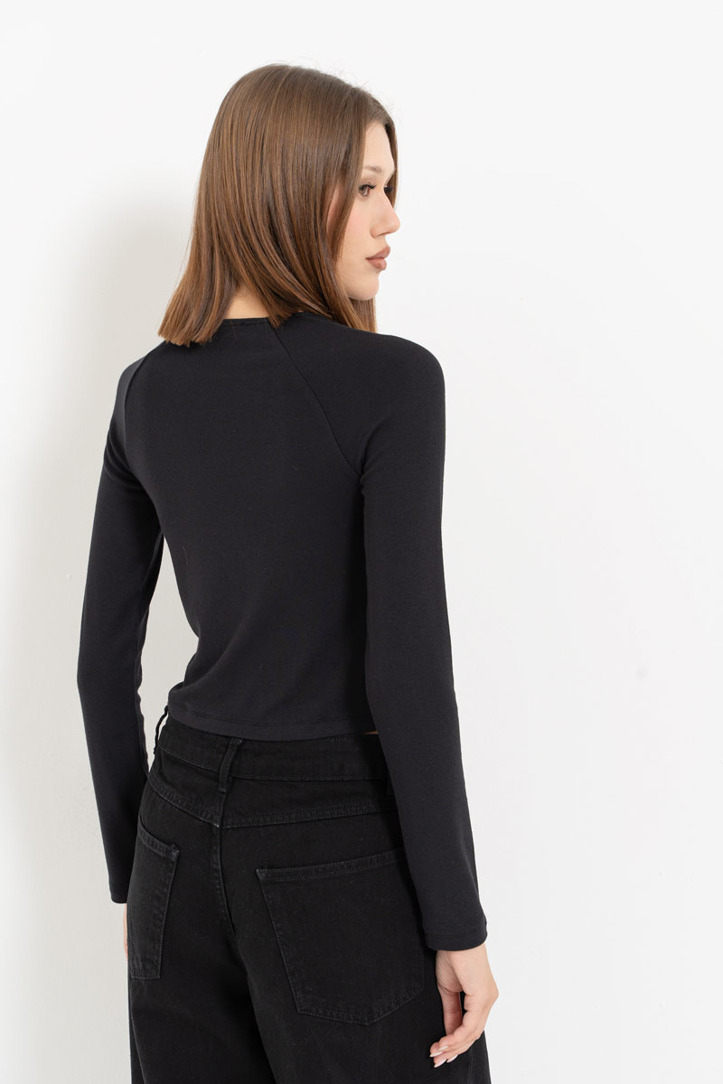 Black Raglan-Sleeve Crop Top