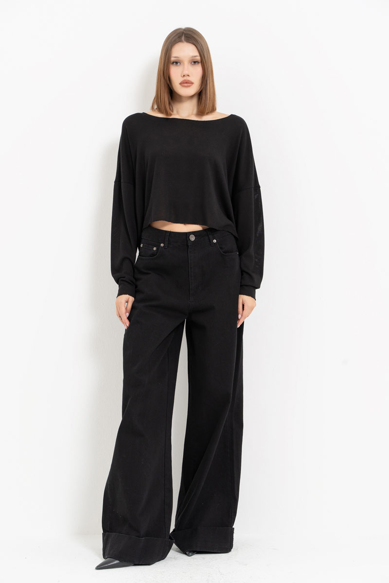 Black Long-Sleeve Crop Top