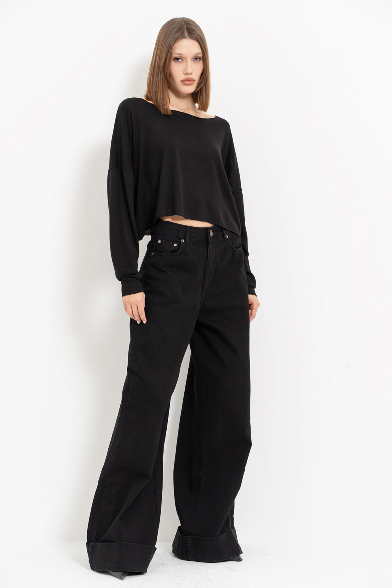 Black Long-Sleeve Crop Top