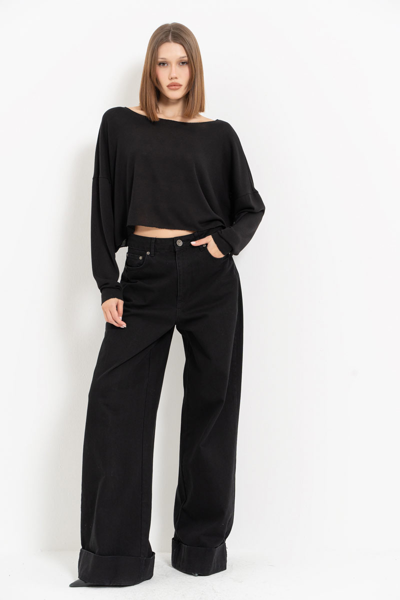 Black Long-Sleeve Crop Top