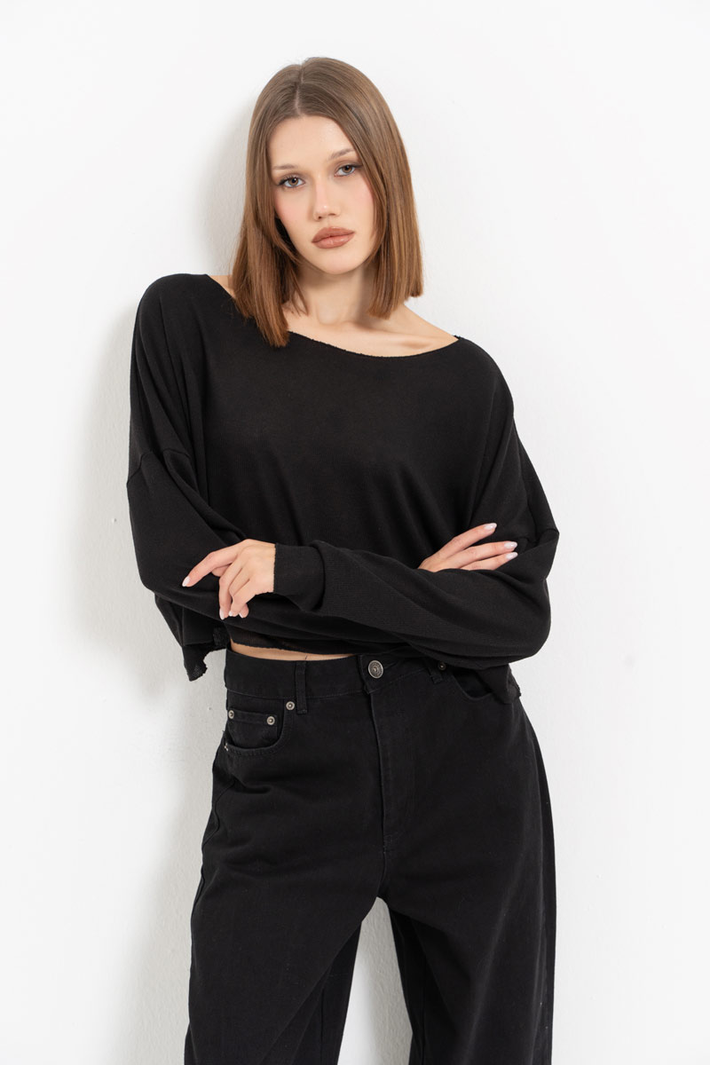Black Long-Sleeve Crop Top