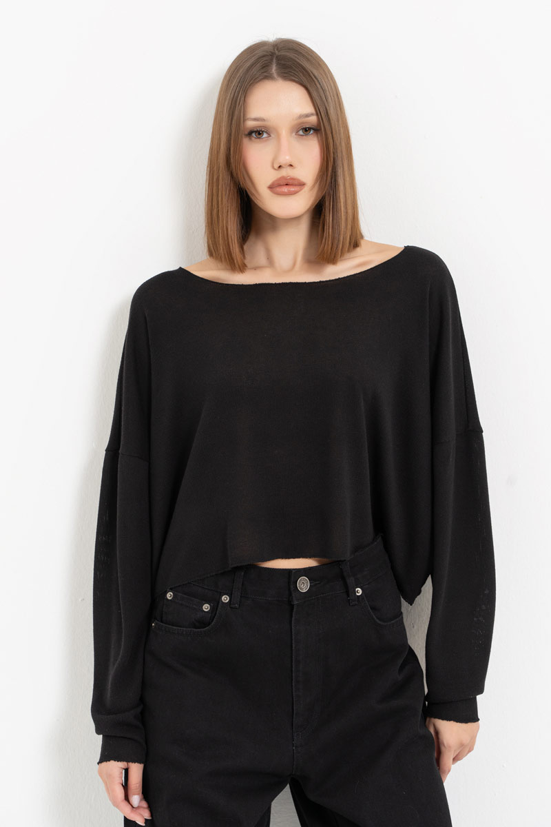 Black Long-Sleeve Crop Top