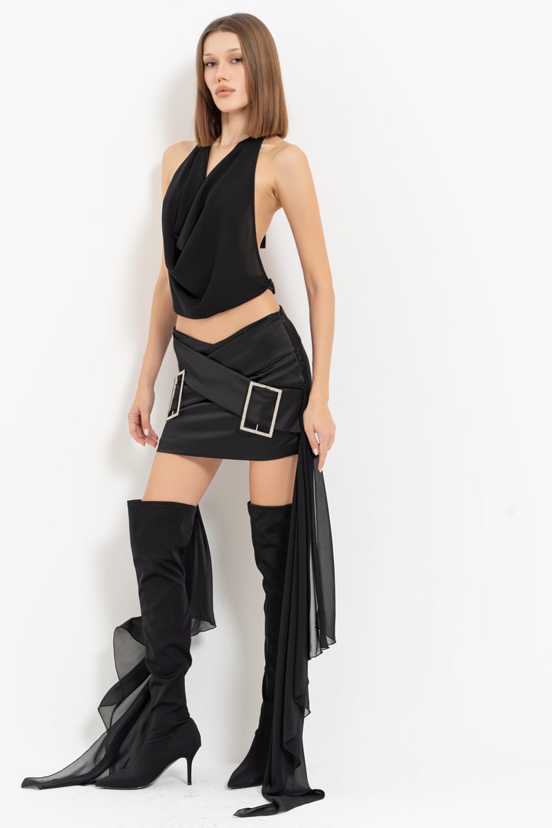 Siyah Degaje Yaka Büstiyer & Taşlı Kemer Tokalı Mini Etek Takım