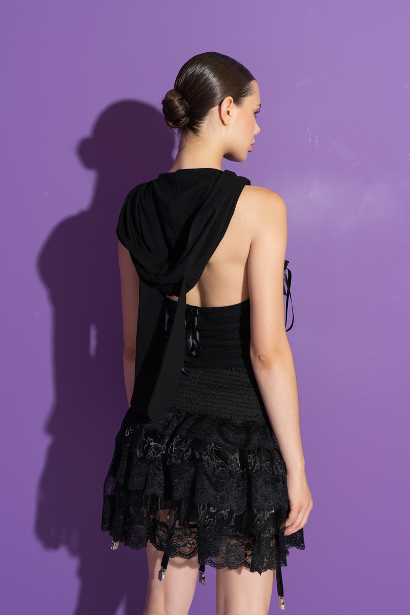 Siyah Kapişonu Kulak Detaylı Kaşkorse Bluz