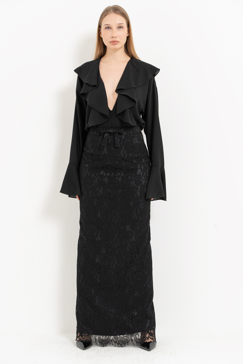 Siyah Fiyonk Detaylı Uzun Dantel Etek