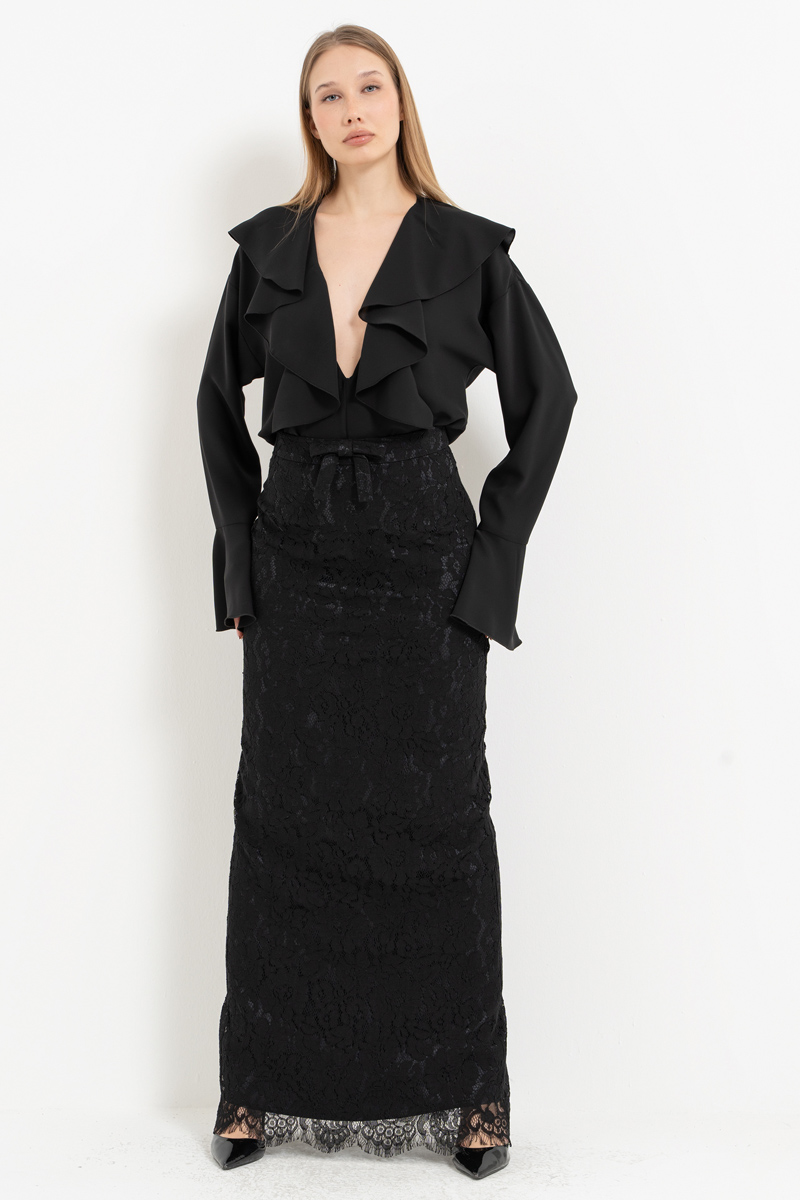 Siyah Fiyonk Detaylı Uzun Dantel Etek