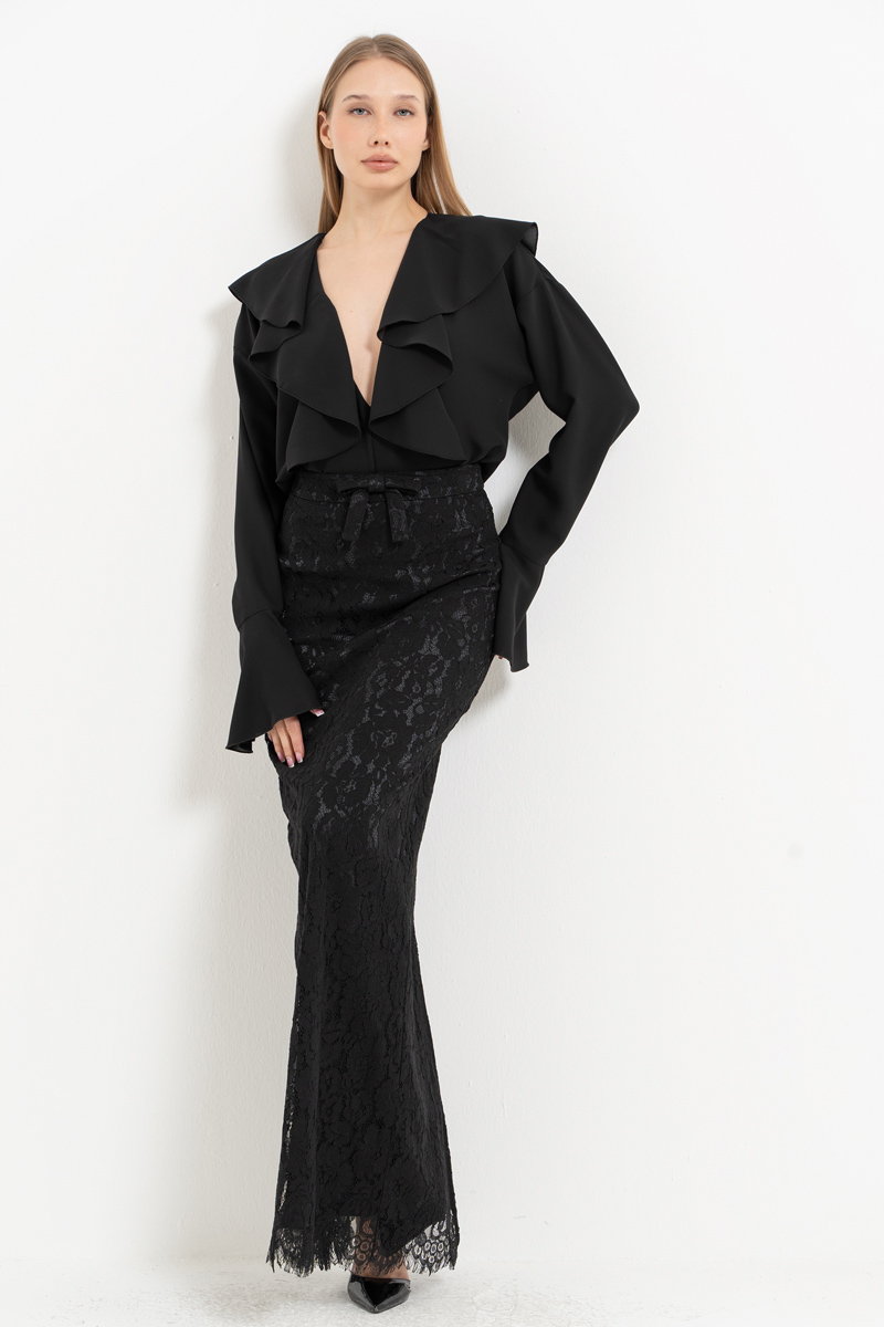 Siyah Fiyonk Detaylı Uzun Dantel Etek