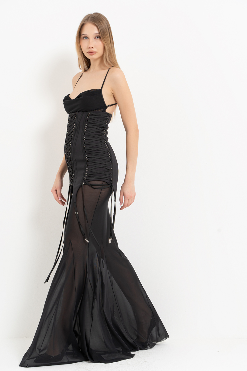 Siyah Korse Detaylı Uzun Tül Elbise