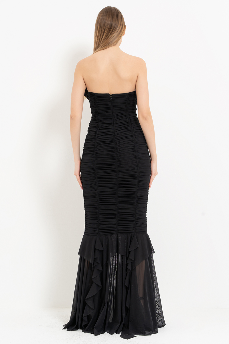 Siyah Gül Detaylı Straplez Uzun Elbise