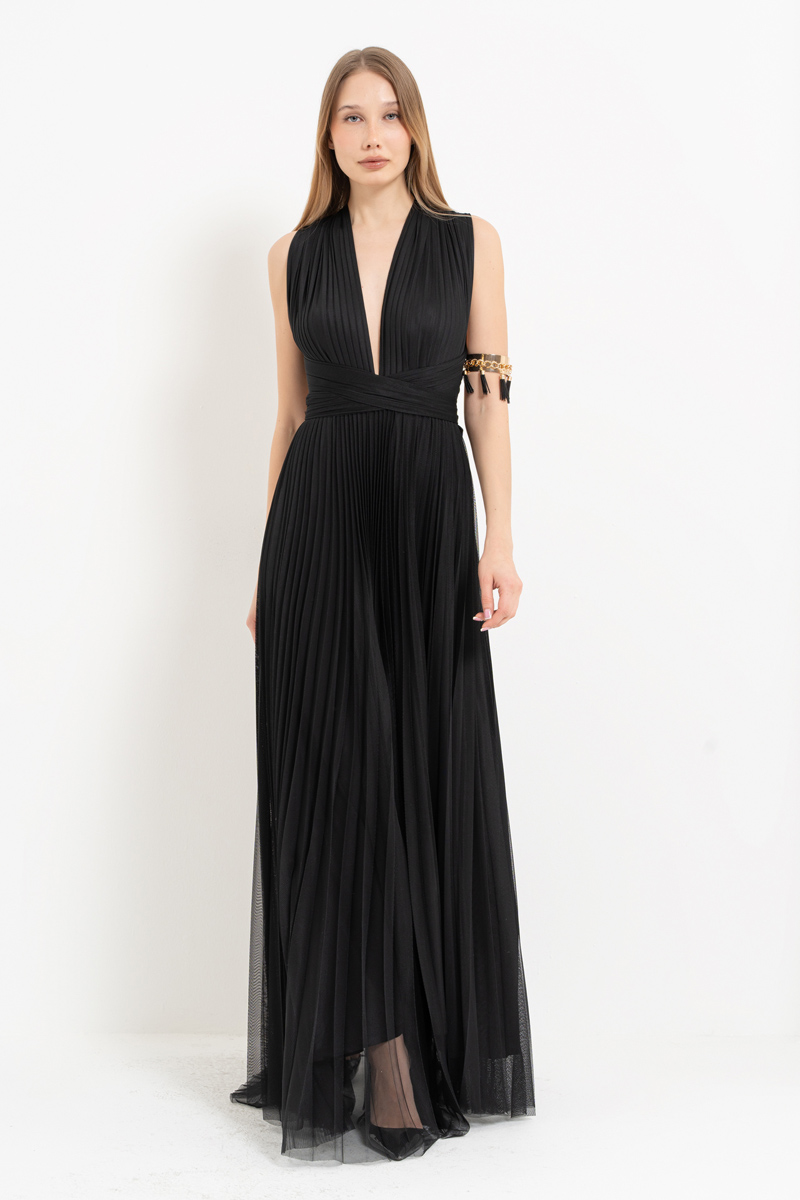 Siyah Roba Bağlamalı Pliseli Uzun Elbise