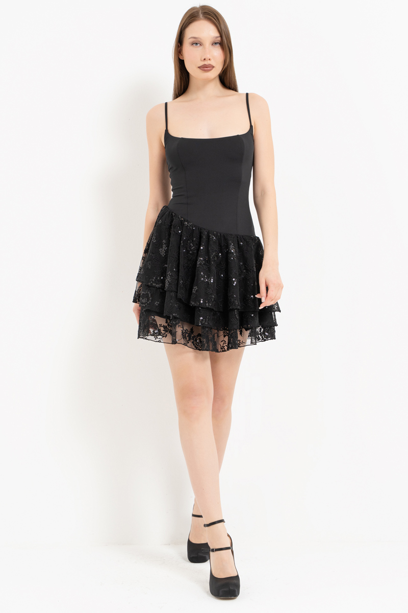 Siyah İşlemeli Etekli İp Askılı Elbise