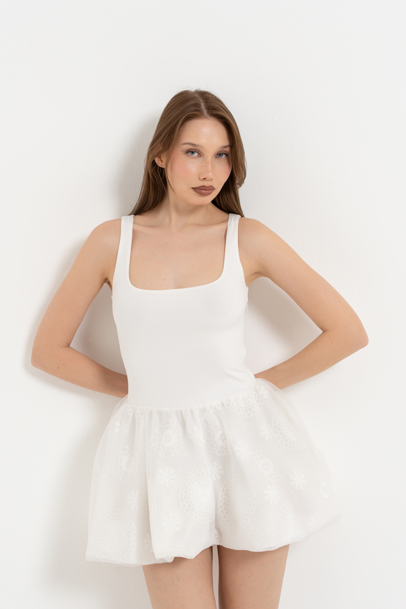 Off white İşlemeli Balon Etekli Kolsuz Elbise