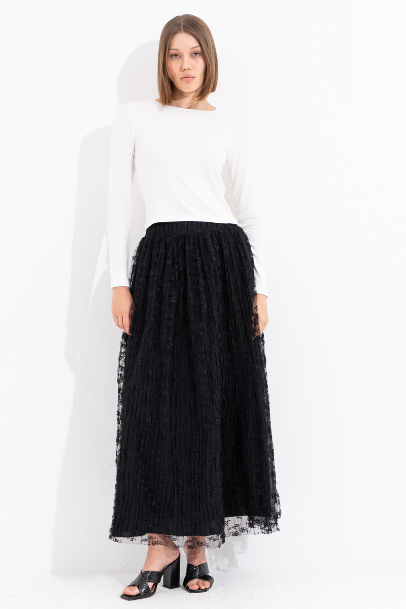Siyah Astarlı Uzun Dantel Etek