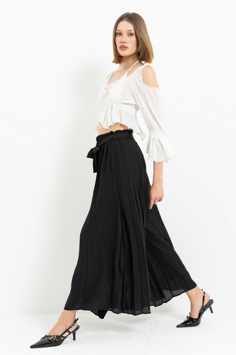 Siyah Beli Lastikli Pileli Pantolon