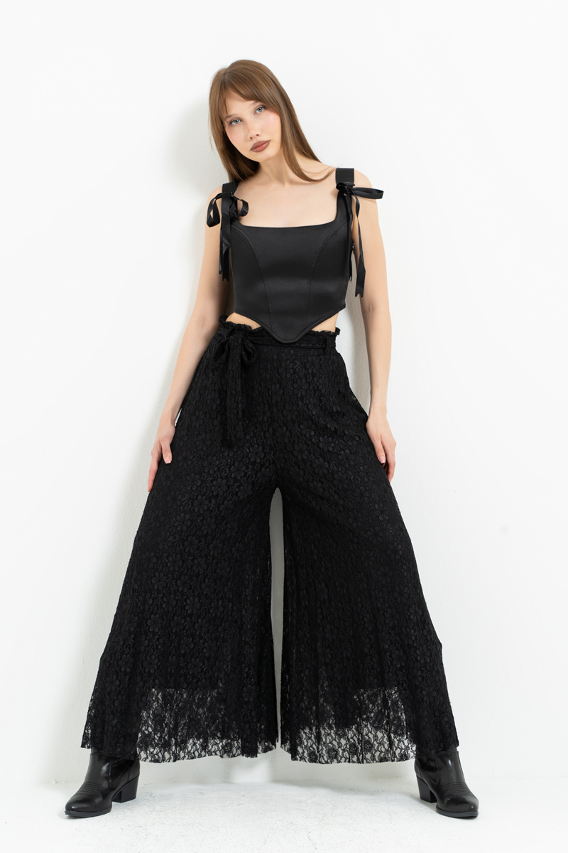 Siyah Astarlı Bol Paça Dantel Pantolon