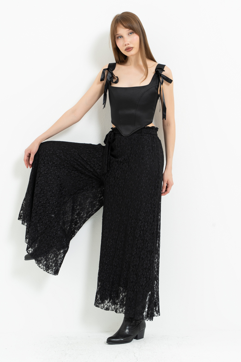 Siyah Astarlı Bol Paça Dantel Pantolon