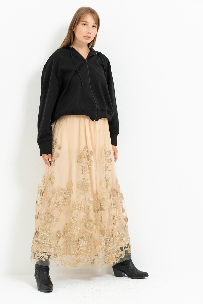 Kum Çiçek İşlemeli Uzun Tül Etek