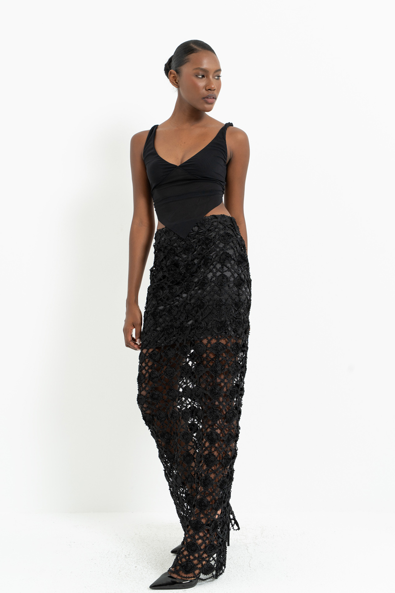 Siyah Arkası Yırtmaç Detaylı Astarlı File Etek