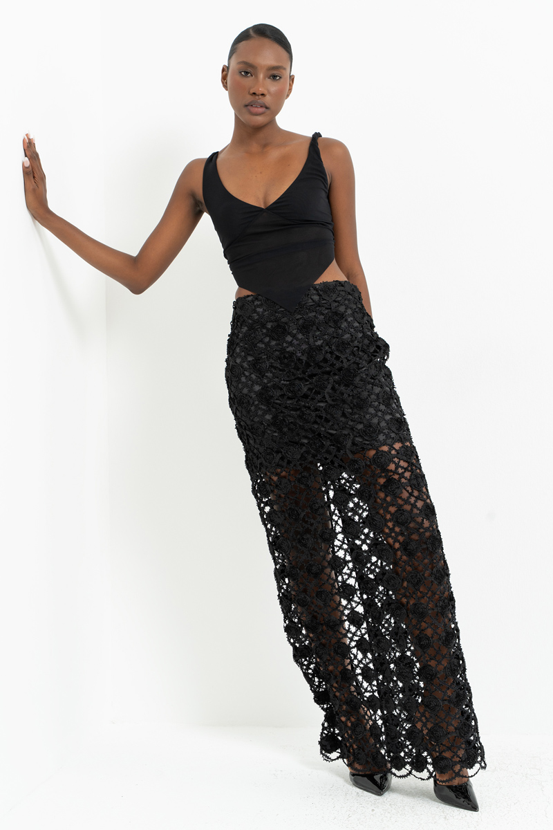 Siyah Arkası Yırtmaç Detaylı Astarlı File Etek