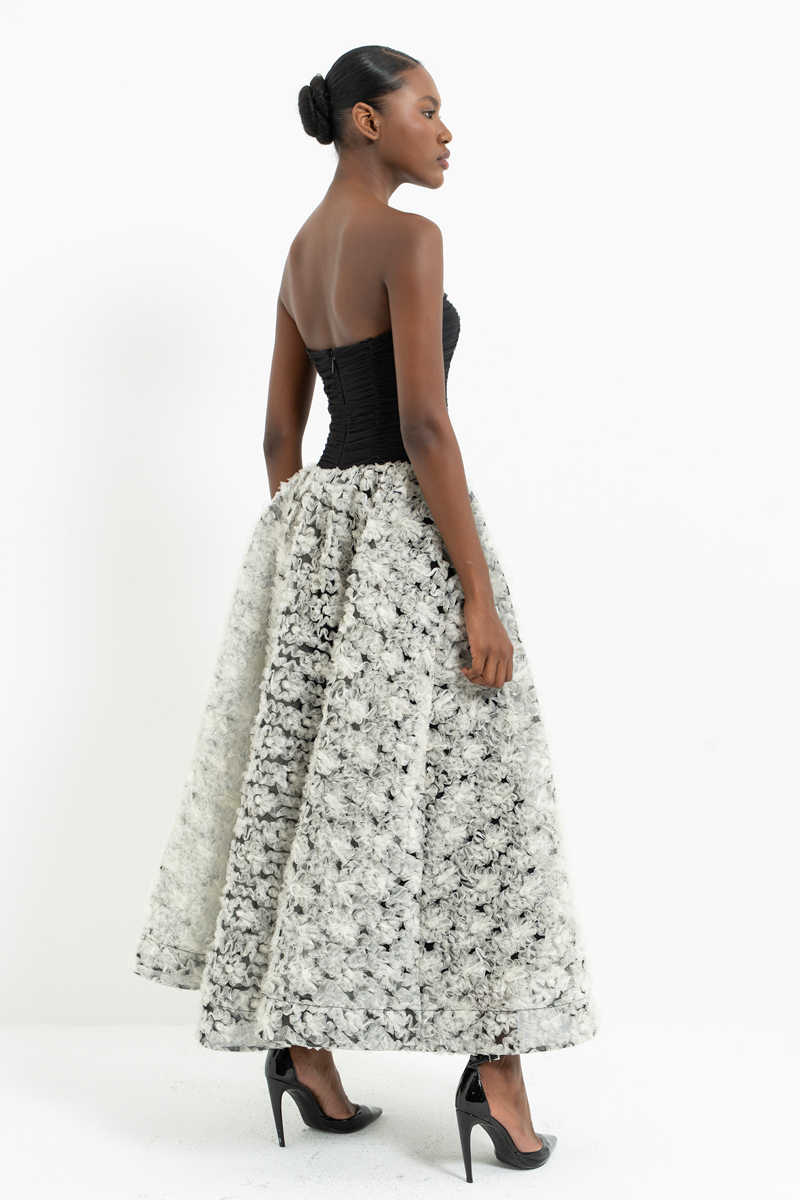 Siyah-Kirli Beyaz Straplez Büzgülü Midi Elbise