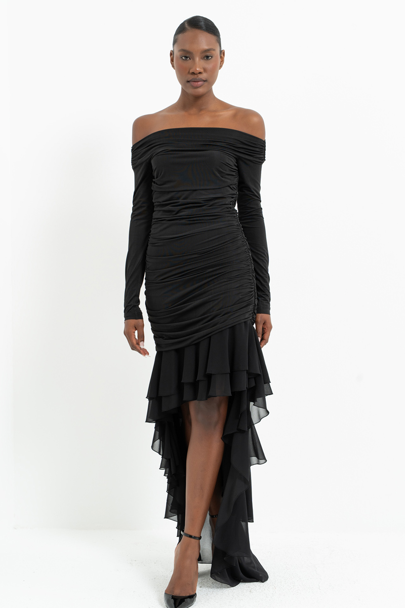 Siyah Kayık Yaka Volan Detaylı Şifon Elbise